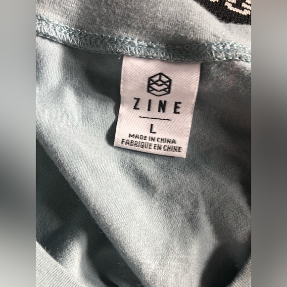 NWOT Zine Havanna Lead Buckle Long Sleeve Crop Tee - Size L - Picture 6 of 7